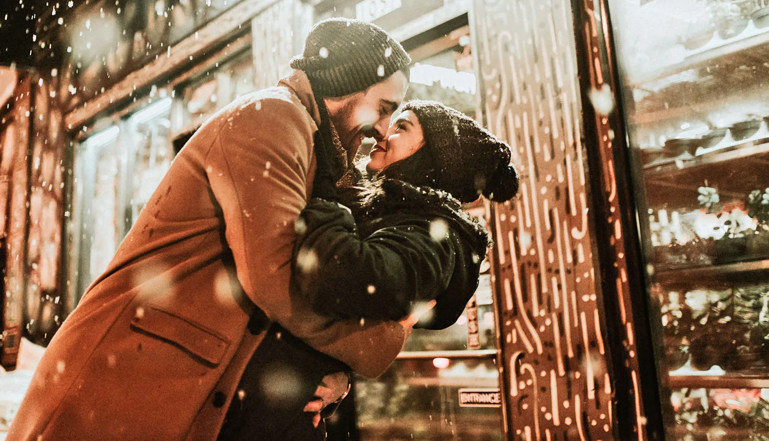 In vacanza le coppie italiane fanno l’amore il triplo che a casa