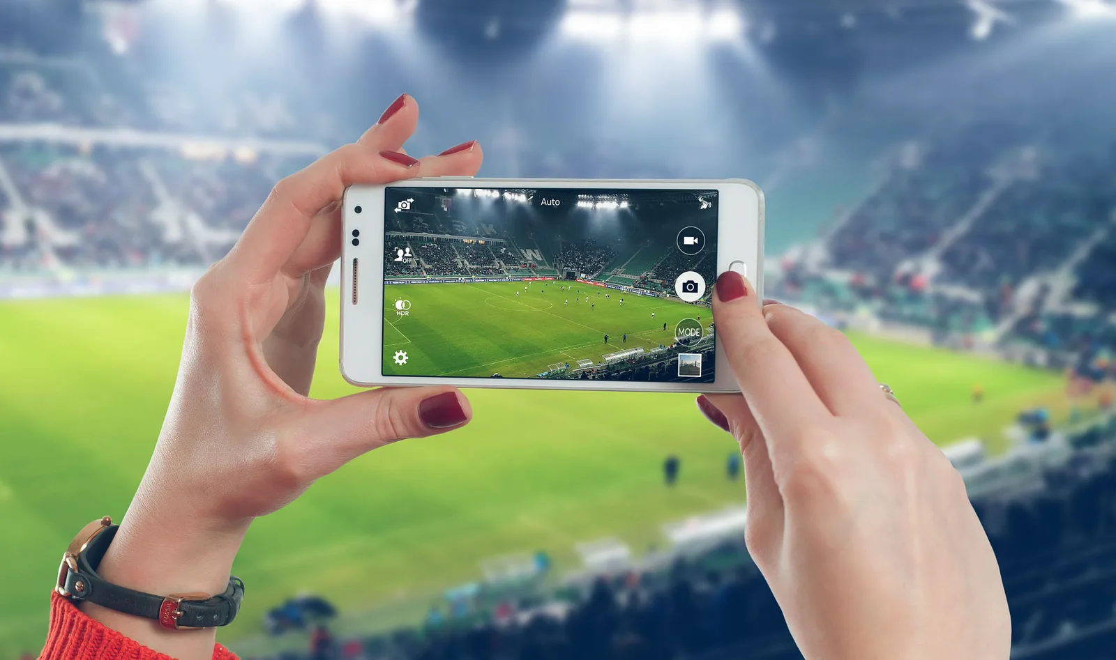 Dimenticatevi delle wags… inizia la nuova era delle grandi tifose di calcio