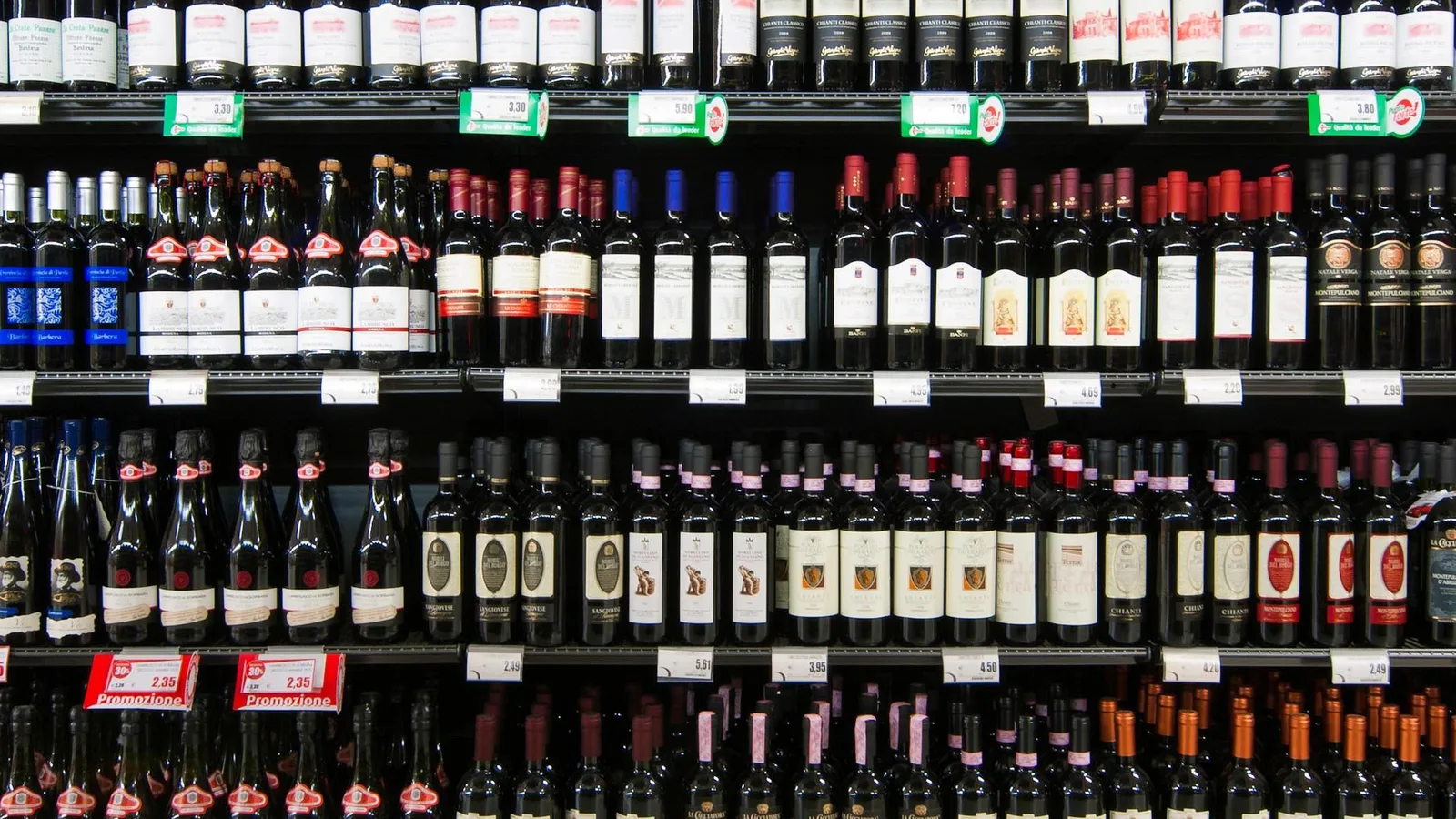 Torna a crescere il vino venduto nei supermercati