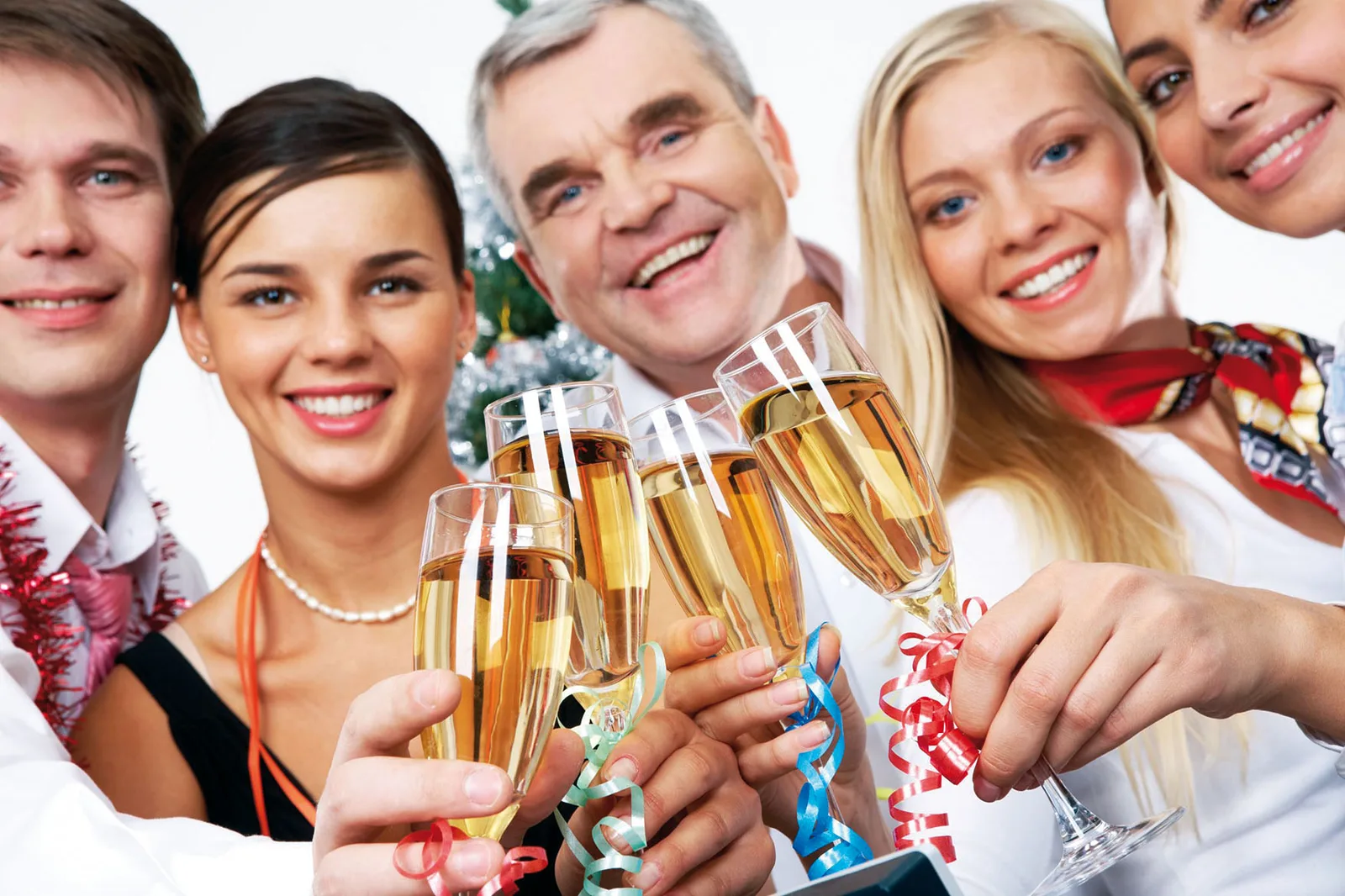 Vini spumanti italiani leader nei mercati esteri. 2015: produzione +10%. export +13%, vince la qualità