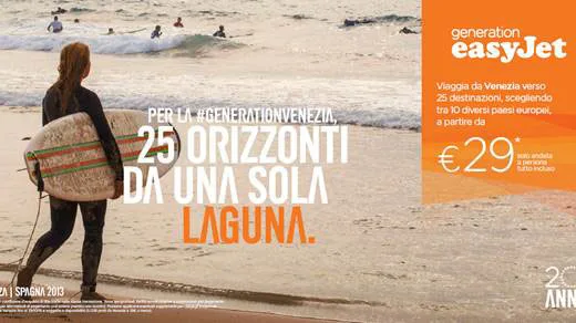 EasyJet inaugura la nuova base di Venezia con un atterraggio in grande stile in Piazza San Marco