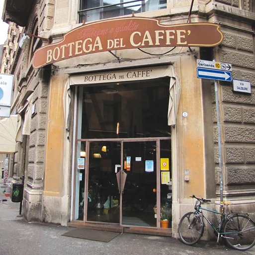 Caffè 14 luglio a Bologna apre al vino e ai distillati
