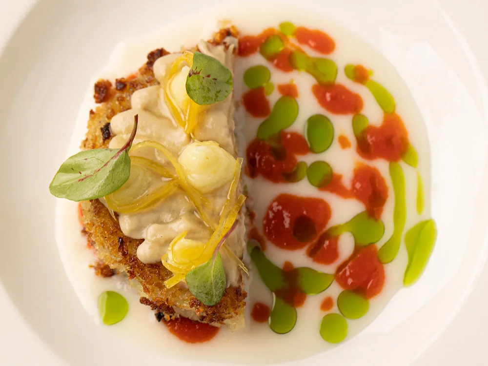 Cotoletta di melanzana, limone, latte di mandorla e salsa di pomodoro Piccadilly, ricetta del ristorante Corti