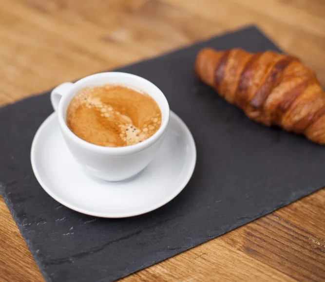 Colazione al bar: l’effetto Covid frena il rito tutto italiano