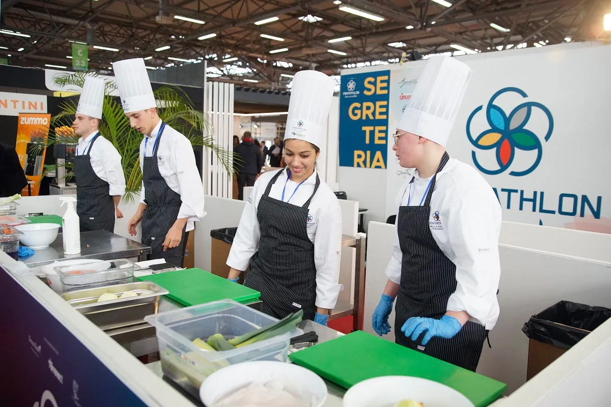 Cuochi in cucina a Tirreno C.T (dal 3 al 6 marzo a Carrara Fiere)