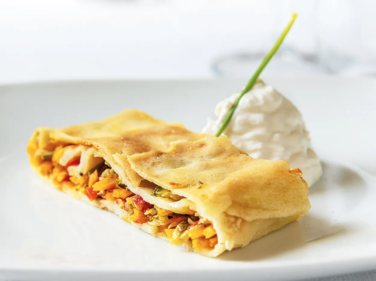 Strudel di verdure con spuma allo yogurt