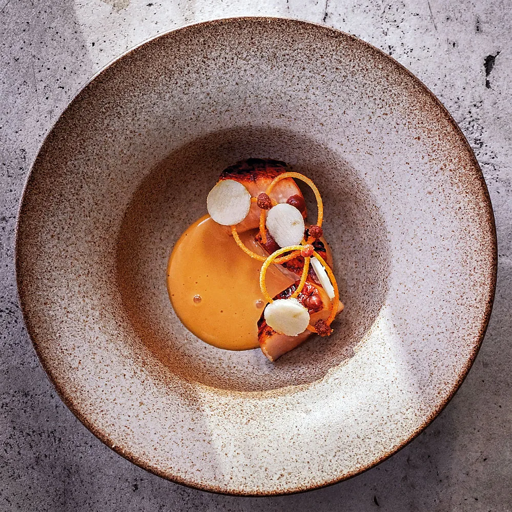 Capasanta e mela, ricetta del ristorante Kontrast di Oslo (Norvegia)
