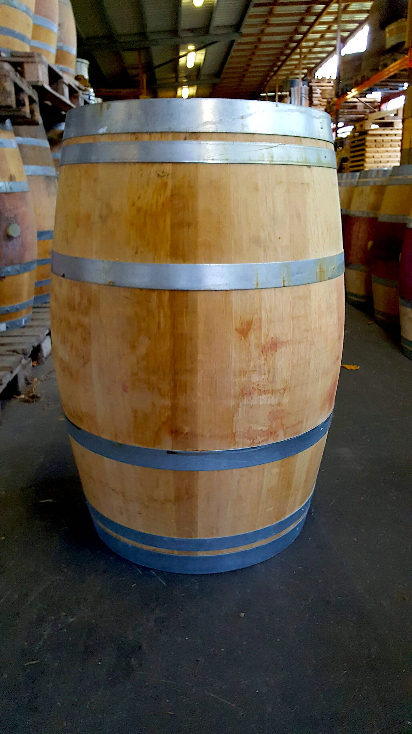 la classica barrique bordolese di 225 l, che ha dato origine al formato standard delle bottiglie, pari a 0,750 l - foto n. 9