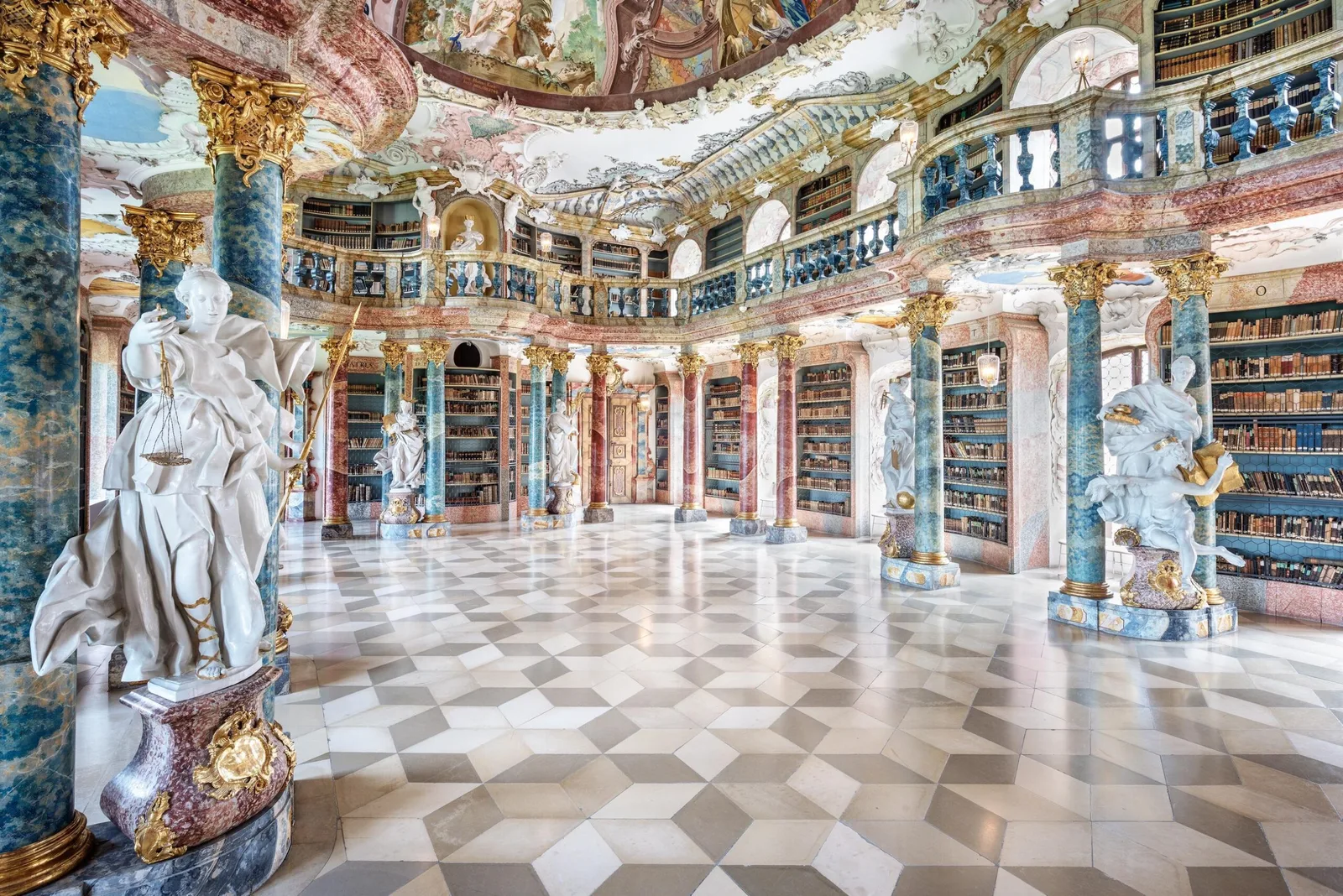 La Top 10 delle biblioteche più tradizionali e più moderne d’Europa
