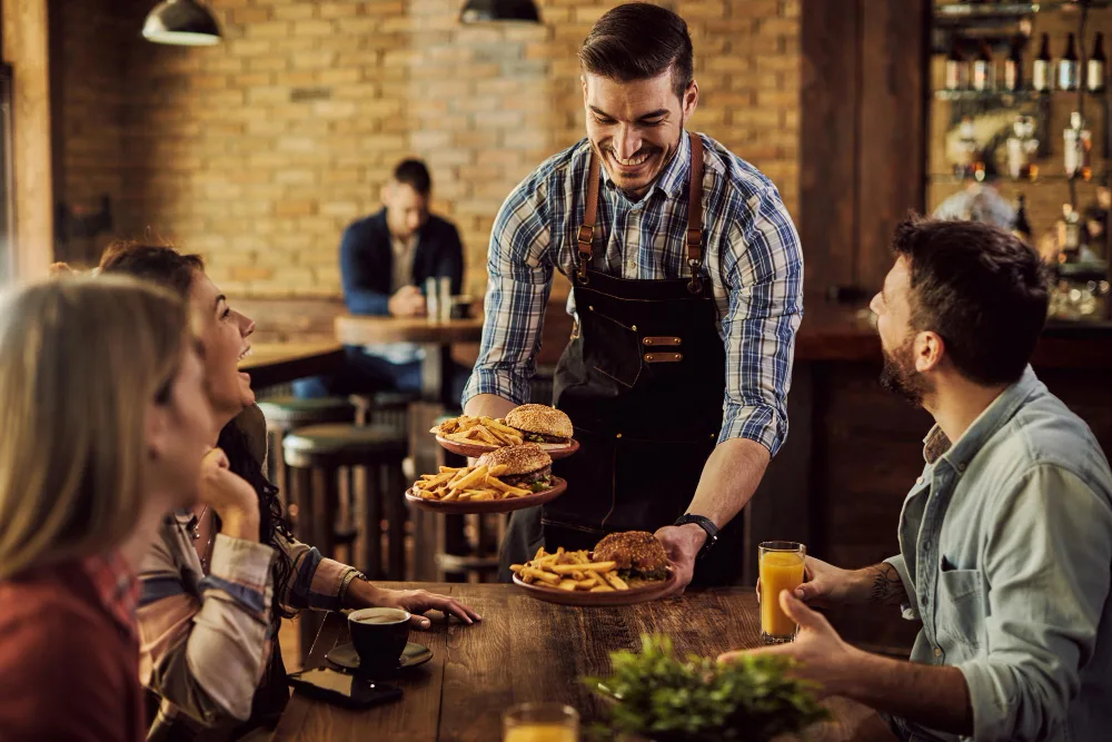 Cresce del 35% la spesa degli Italiani per mangiare fuori