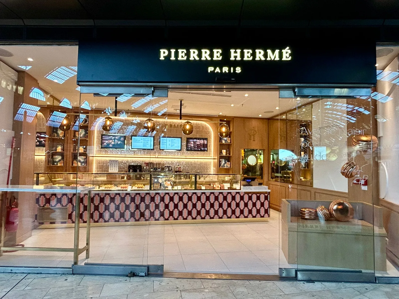 A Milano Centrale apre la prima boutique di Pierre Hermé in Italia