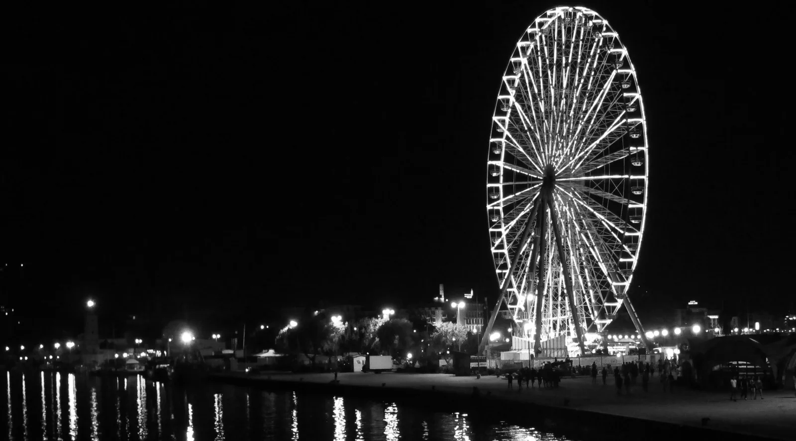 RIMINI BY NIGHT (CLUB)?