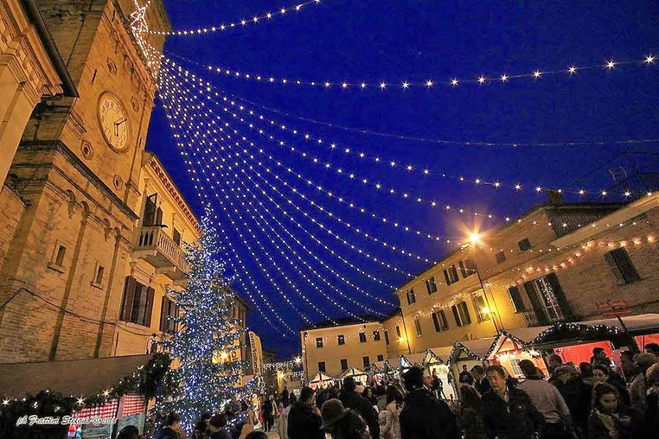 Le Marche scintillano di magia con “Il Natale che non ti aspetti”
