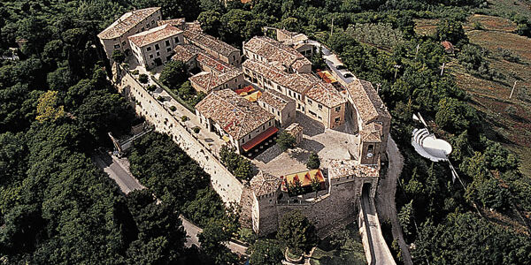  Comprare un sogno: <br>lâ€™ospitalitÃ  negli alberghi diffusi