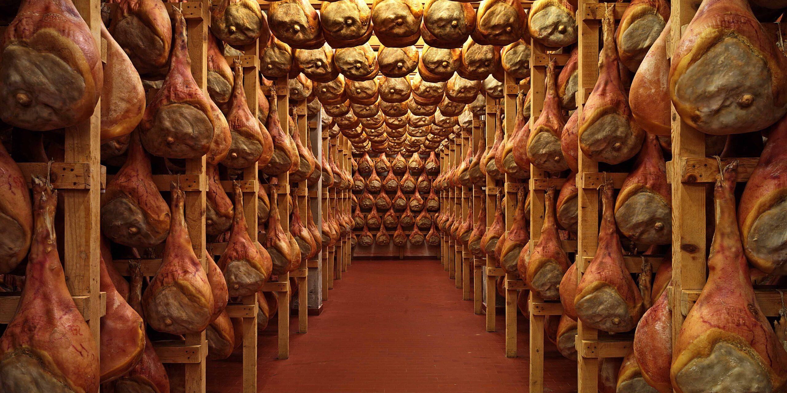 Prosciutto-di-SanDaniele_LAVORAZIONE_stagionatura (1)