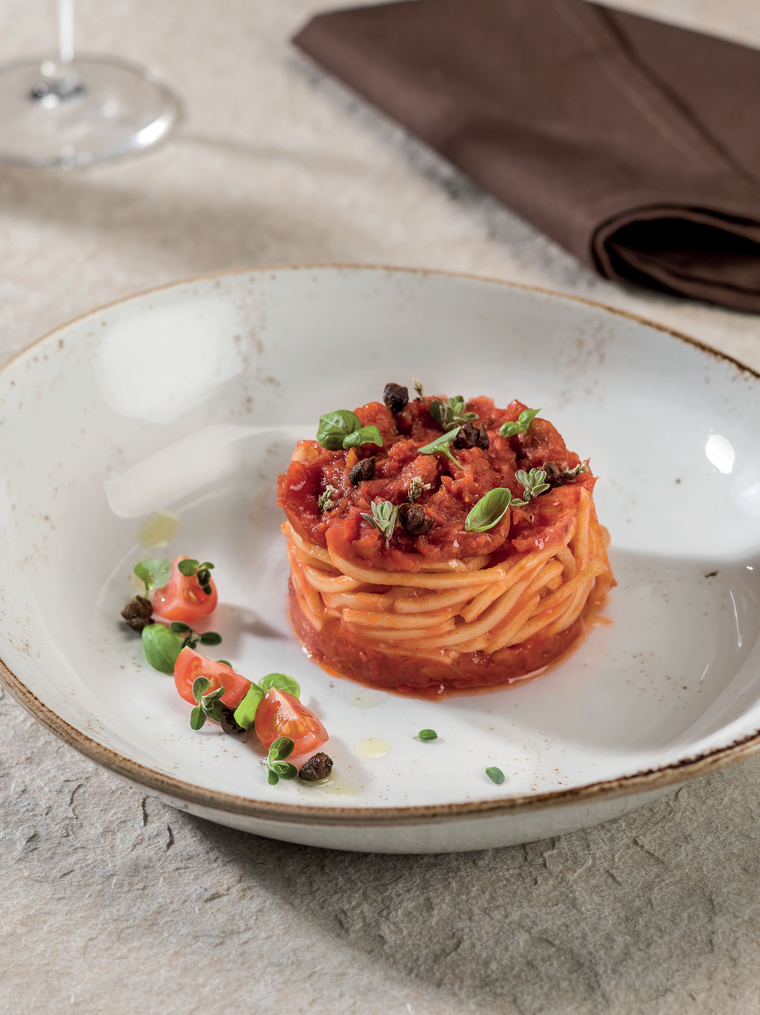 Spaghetti alla Chitarra con fonduta di pomodoro pachino e profumi mediterranei