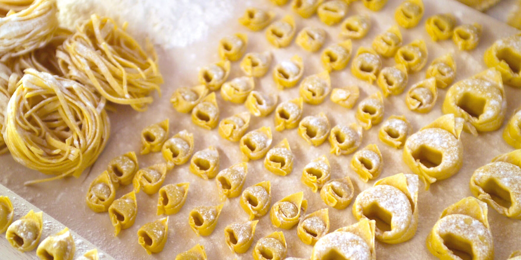 Pasta italian: tortellini, tagliolini, tortelloni