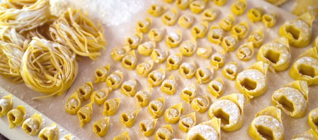 Pasta italian: tortellini, tagliolini, tortelloni