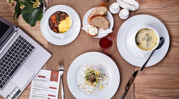 il conformismo della critica