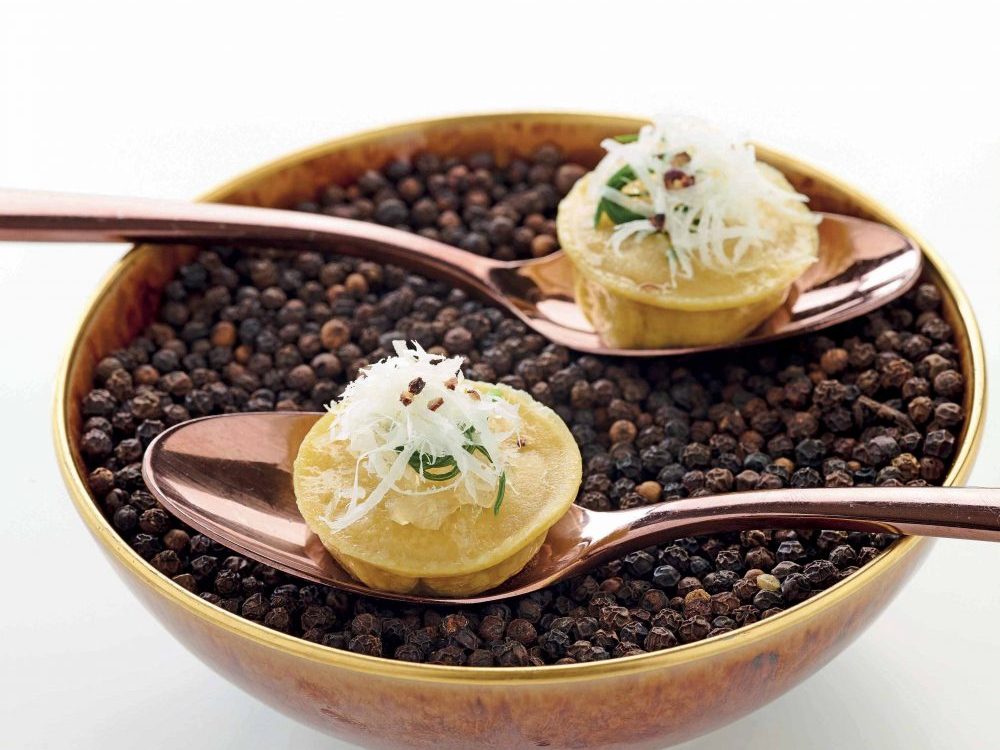 Tortello cacio e pepe di Andrea Aprea