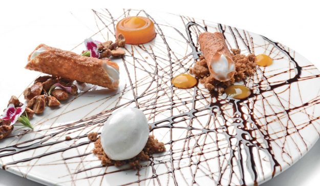 cannolo di ricotta, liquirizia e rosmarino