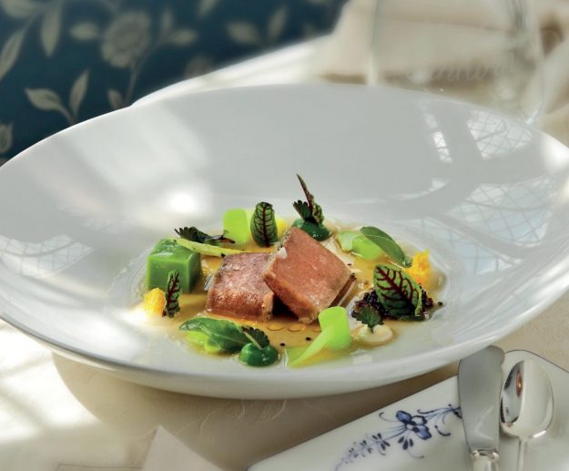 ventresca con mela, cetriolo, quinoa e fondo di yuzu