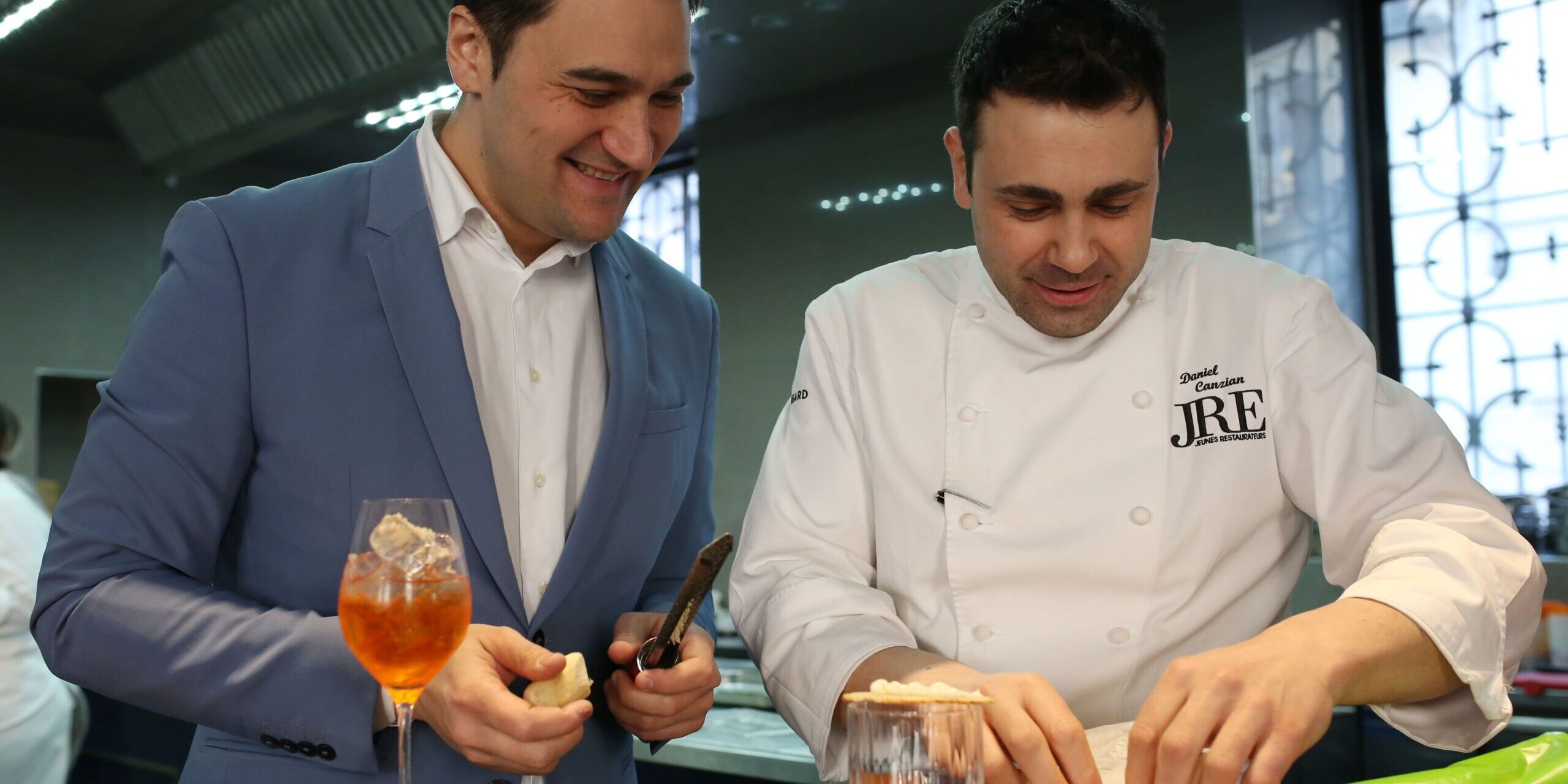 aperitivo milanese l'aperitivo milanese diventa esperienza