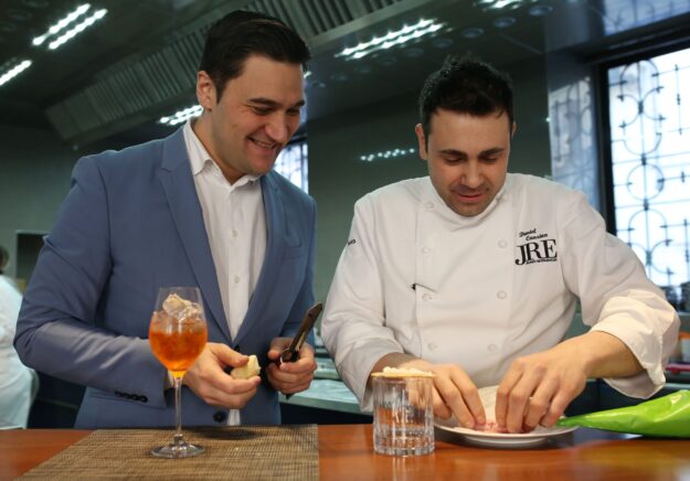 l'aperitivo milanese diventa esperienza