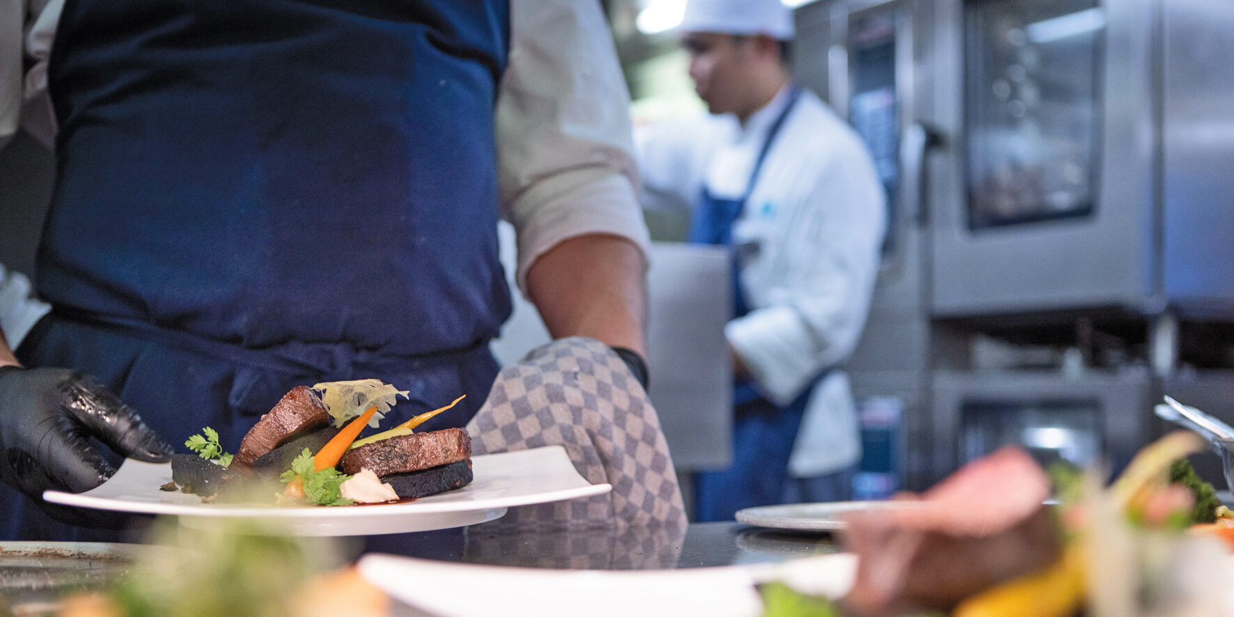 Piatti pieni, bidoni vuoti Piatti pieni, bidoni vuoti