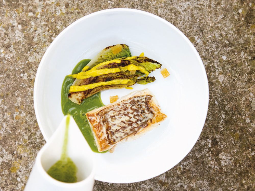 Dentice con lattuga marinata, arancia e acciughe di chef Martina Caruso