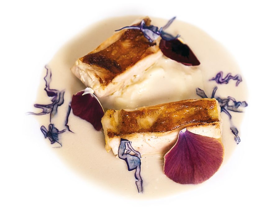Faraona con crema di patate al limone e salsa di fiori di chef Aurora Mazzucchelli