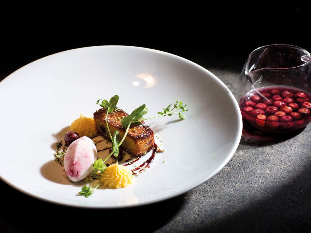 Frangipane con ciliegie, maionese di cioccolato bianco e wasabi di chef Cristina Bowerman