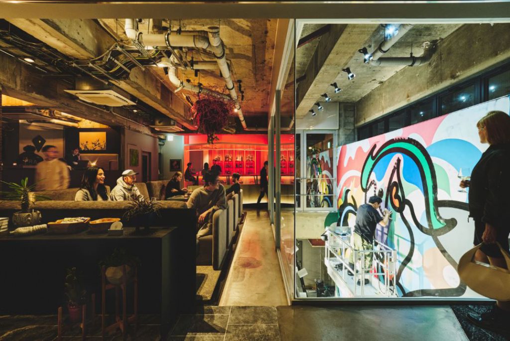 La lobby de BnA_WALL Hotel di Tokyo