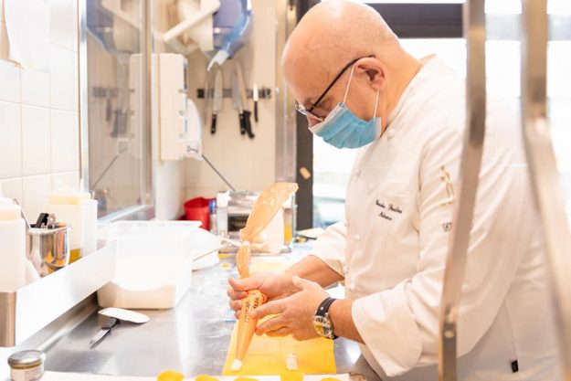 Lo chef Claudio Sadler in cucina Lo chef Claudio Sadler in cucina