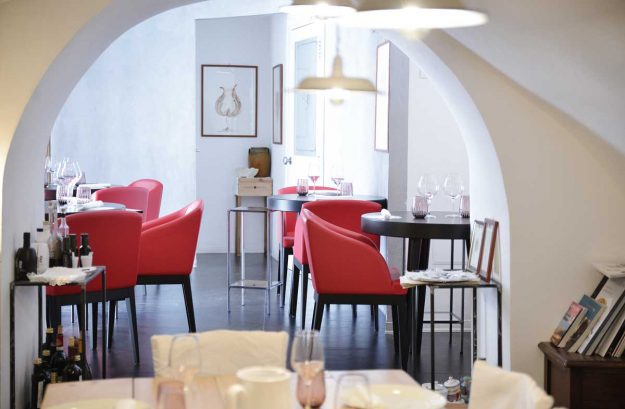Sala del ristorante Li Jalantuumene di Gegè Mangano