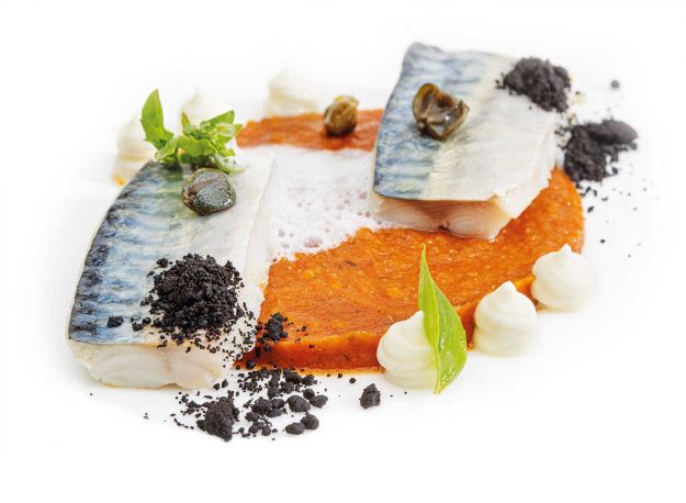 Sgombro-alla-puttanesca-bufala-olive-taggiasche_R