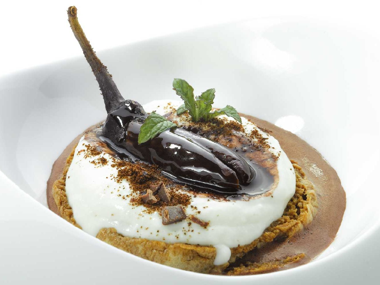 mangano-tiramisud-pugliese-con-melanzana-mignon-glassata-al-cioccolato