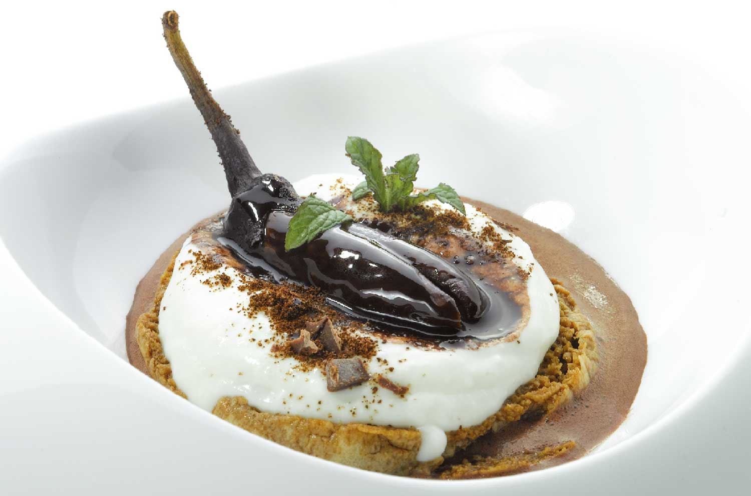 mangano-tiramisud-pugliese-con-melanzana-mignon-glassata-al-cioccolato