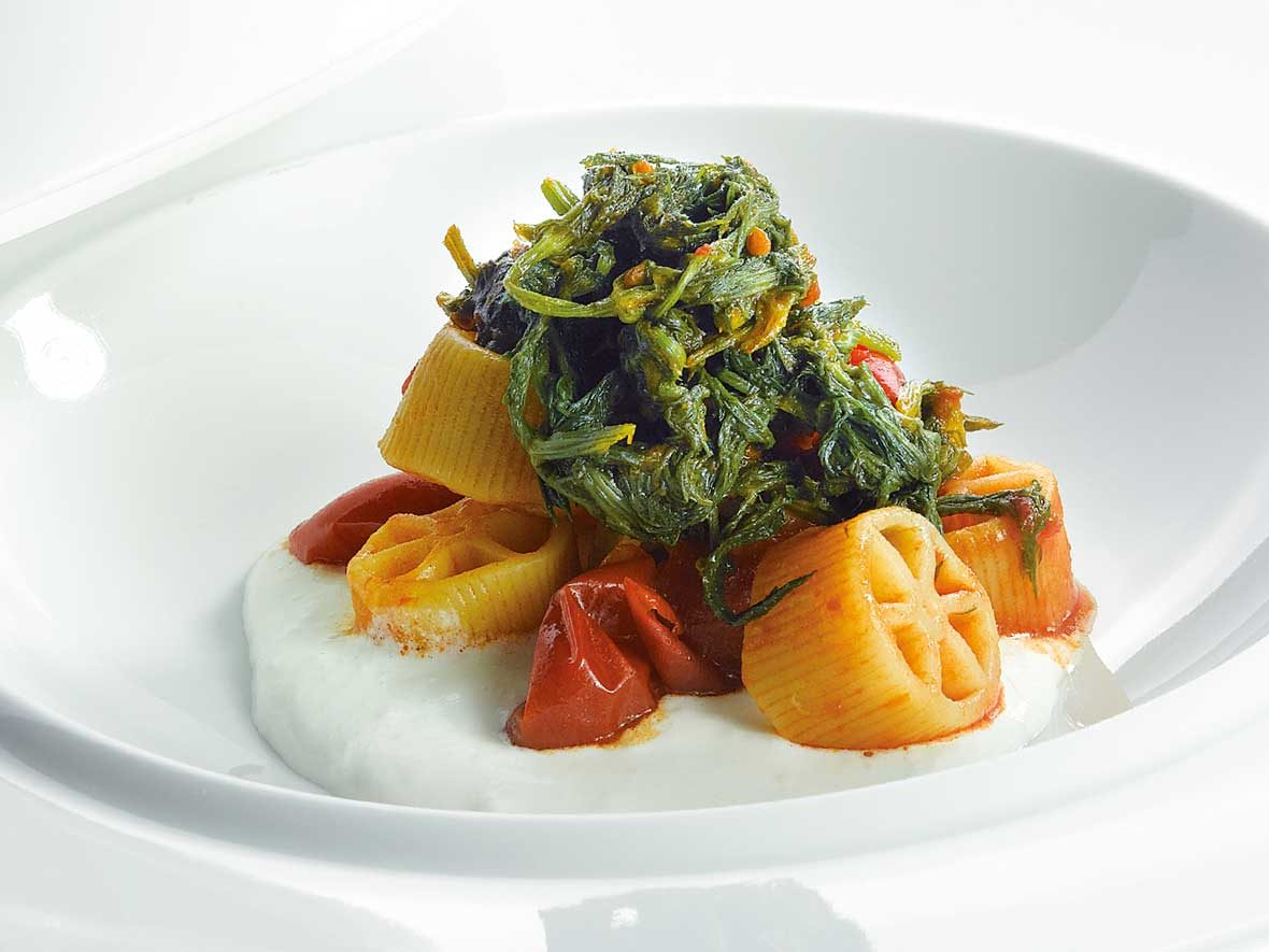 ruote-bcavalieri-germogli-di-finocchio-selvatico-di-campo-ciliegino-crema-di-ricotta