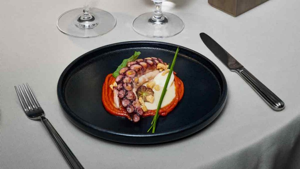 Polpo all'arrabbiata EAR Milano ristoranti armani