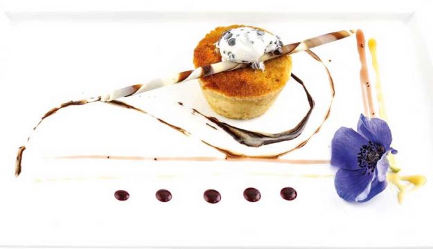 Pan morbido al sale grosso con stracchino gelato