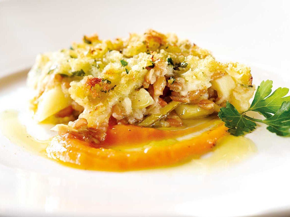 Sformato d orzo grezzo con patate, carciofi e sponsali