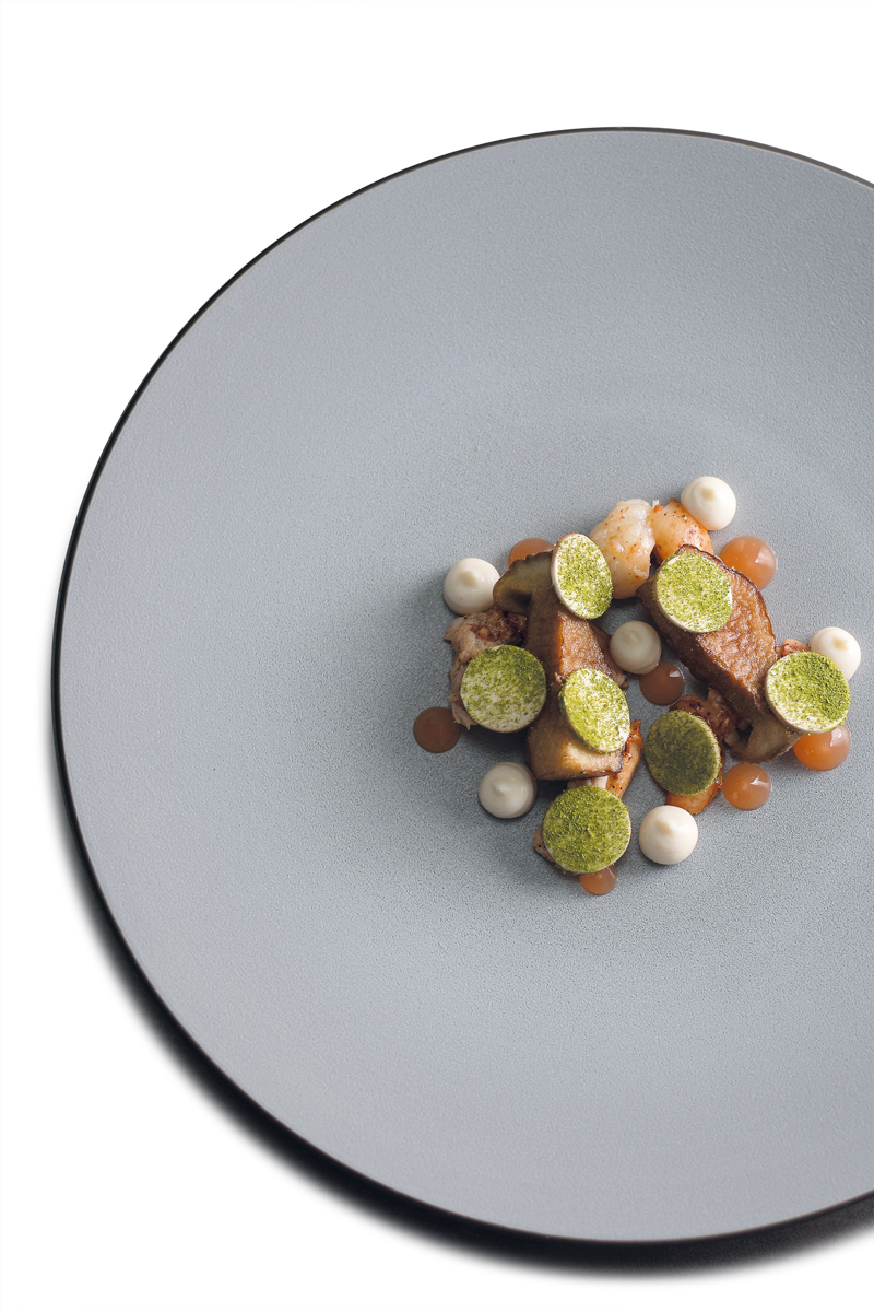 Astice confit, pompelmo, cardoncelli e rafano