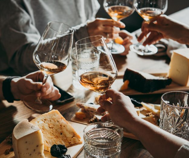 wine in moderation: uso consapevole del vino. Calici di vino e degustazione