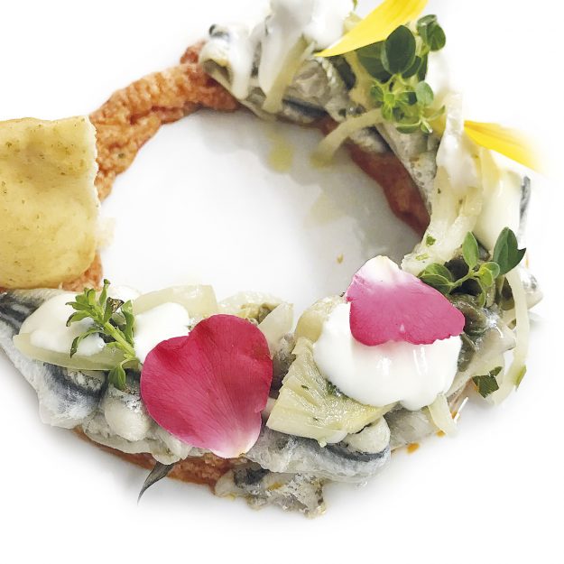 Sardoncini marinati capperi e cipolla con panzanella e burrata, ristorante 20e15