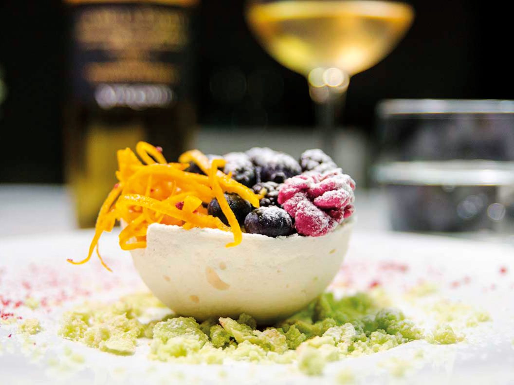 Guscio-di-meringa-agrumi-creama-limone-frutti-rossi-Cravero