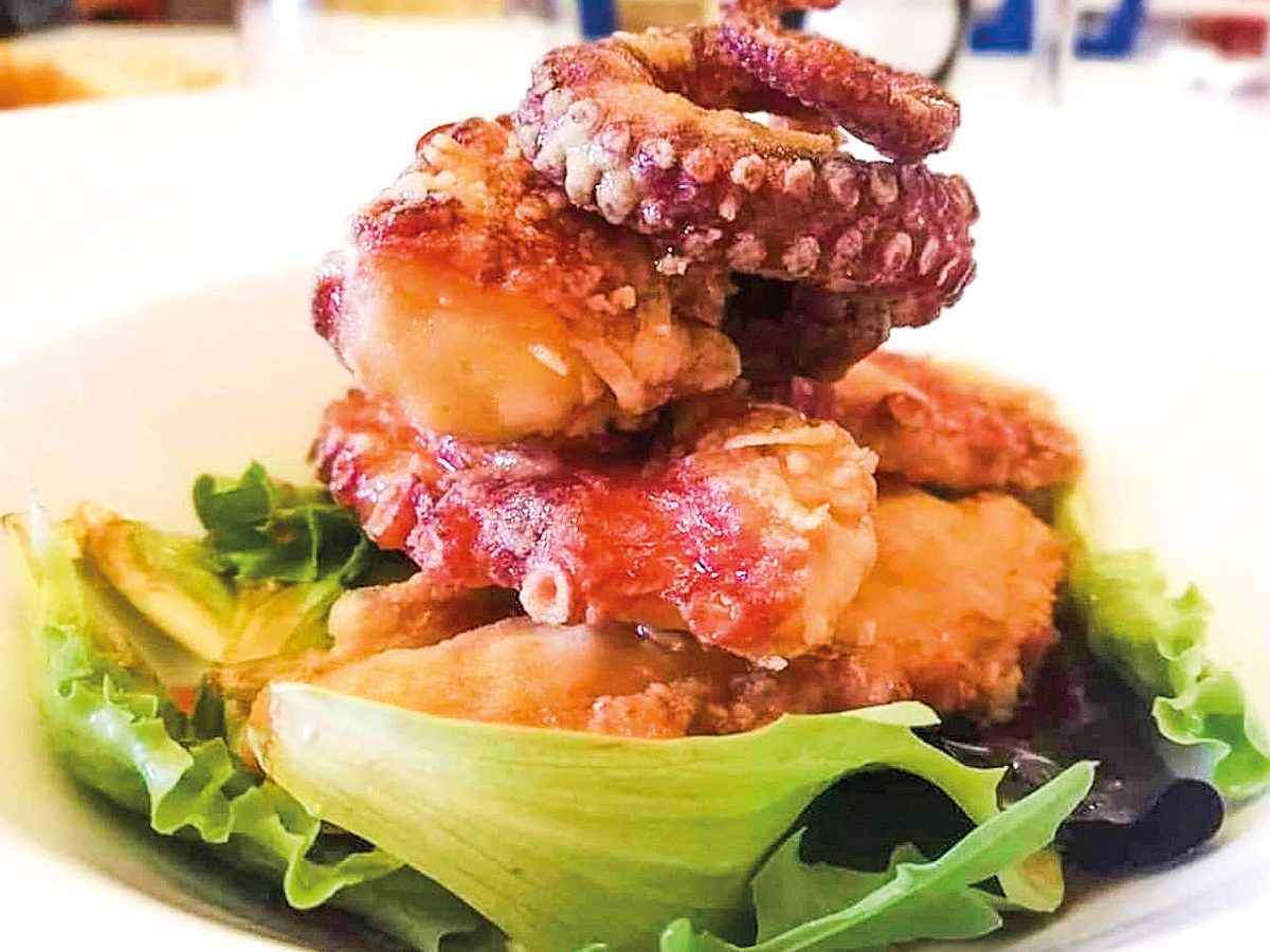 Emozioni---Polpo-croccante-con-riduzione-di-aceto-di-lamponi