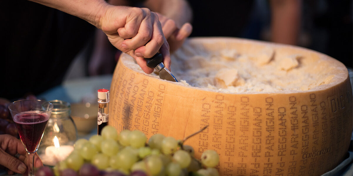 Parmigiano reggiano taglio