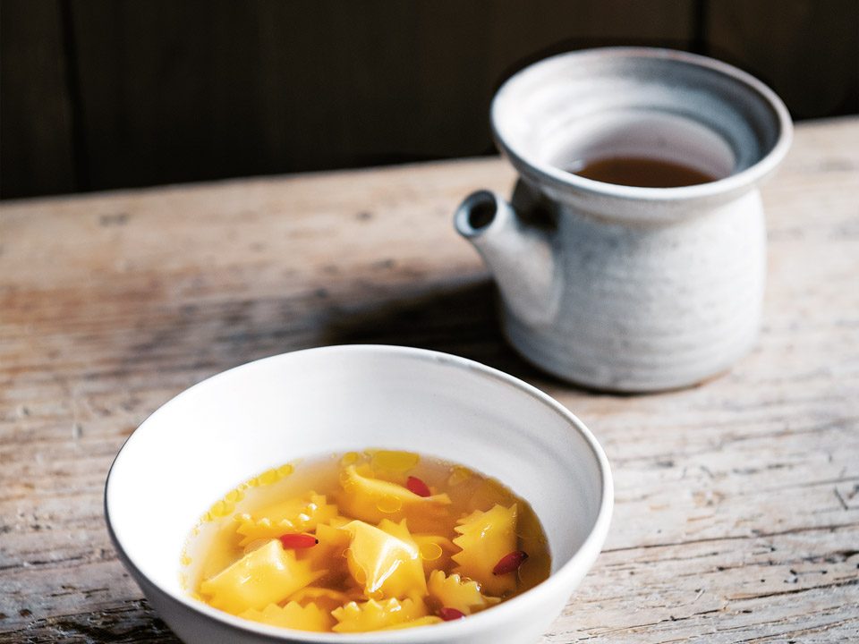 Ravioli al “Formai de Mut” e brodo di gallina