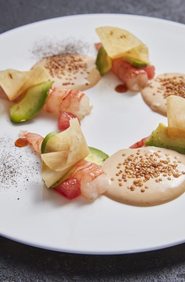 Gambero viola, avocado, sedano rapa, pompelmo, salsa cocktail